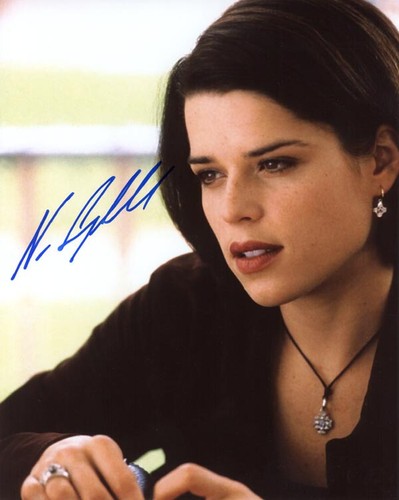 Neve campbell signed - neve,