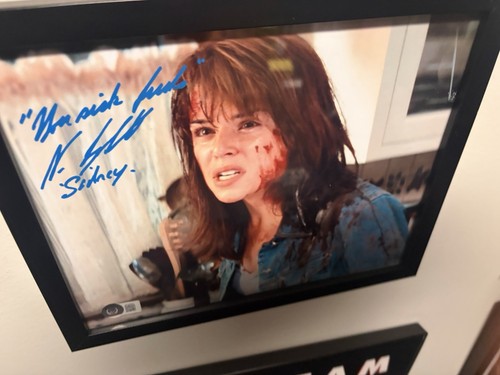 Neve campbell signed scream - neve,