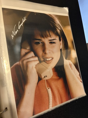 Neve campbell signed 8x10 - neve,