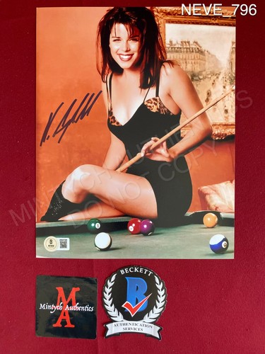 Neve campbell autographed - campbell,