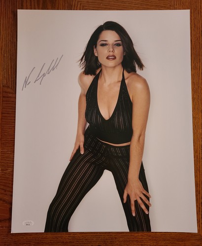 Neve campbell signed 16x20 - neve,